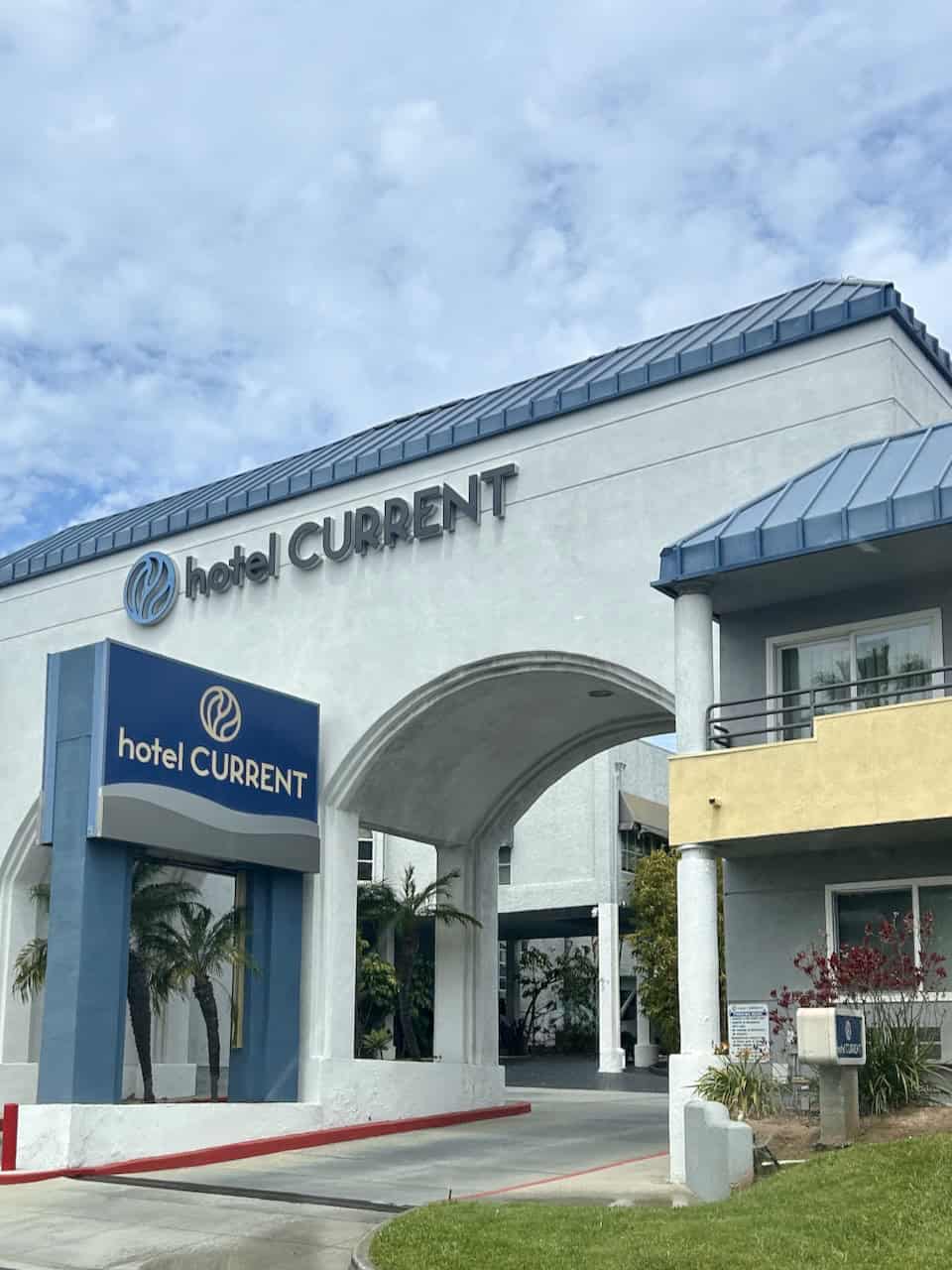 An outdoor view of the entrance to Hotel Current in Long Beach, California, photo ©Kate Dana